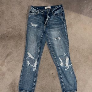 STYLISH STRAIGHT LEG RIPPED DENIM